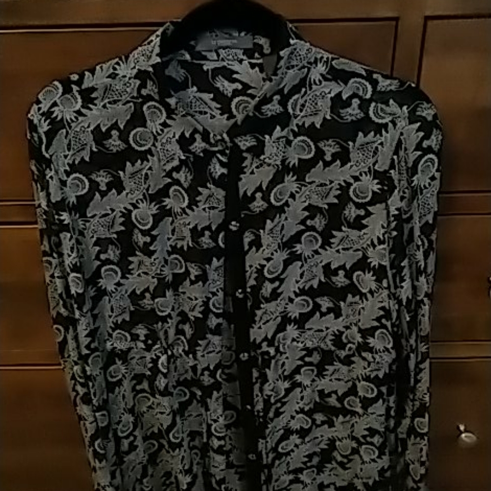 Liz Claborne silk blouse w material snap closures